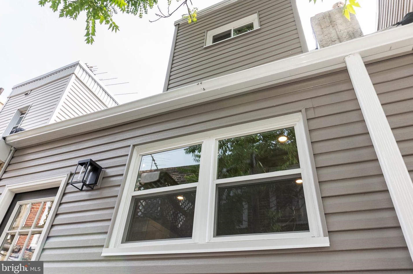 405 Fitzgerald St, Philadelphia PA  19148-3912 exterior