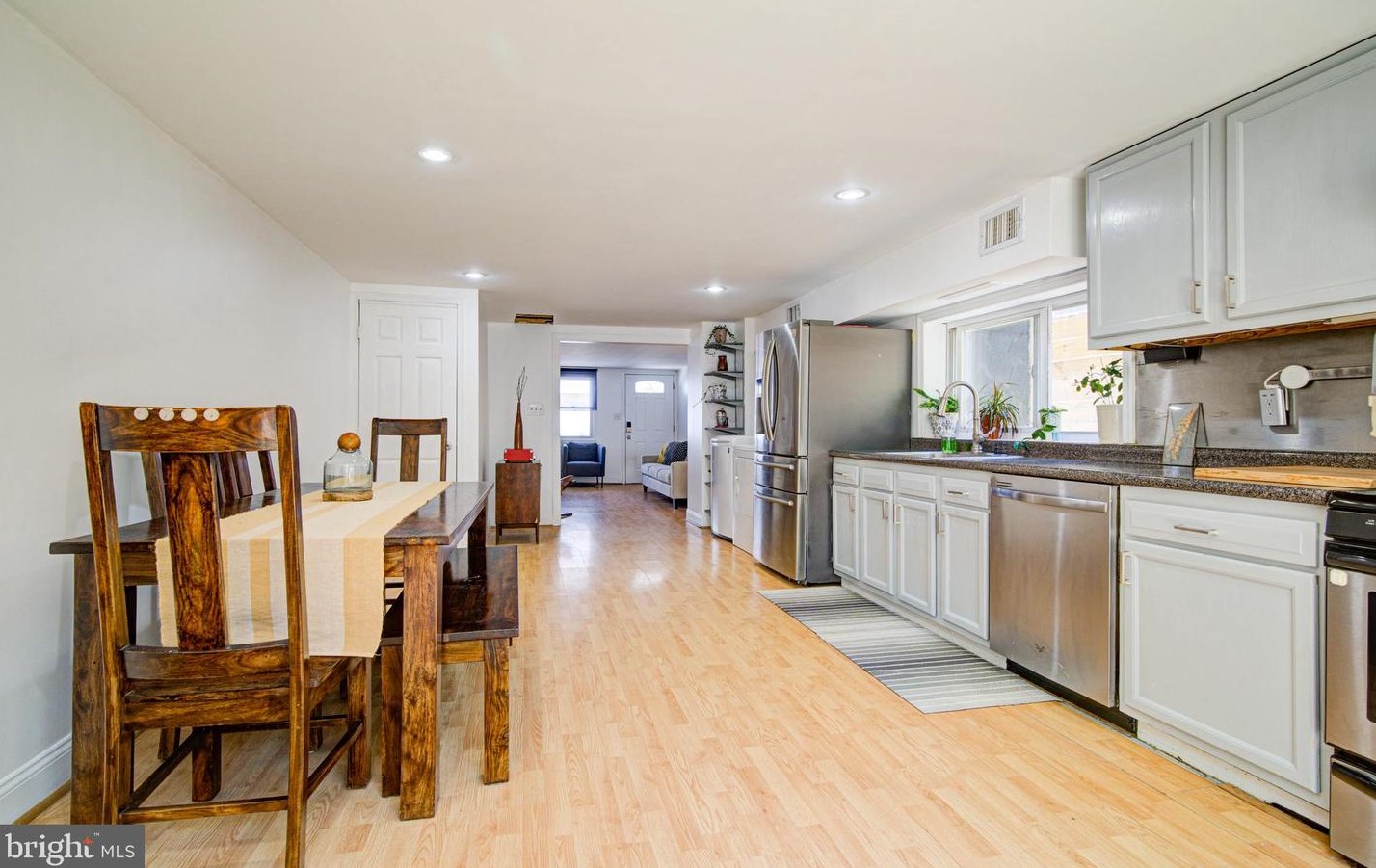 526 Cabot St, Philadelphia PA 19125-3302 exterior