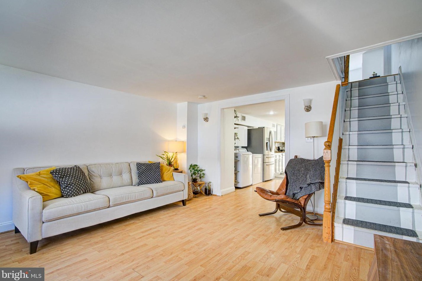 526 Cabot St, Philadelphia PA 19125-3302 exterior