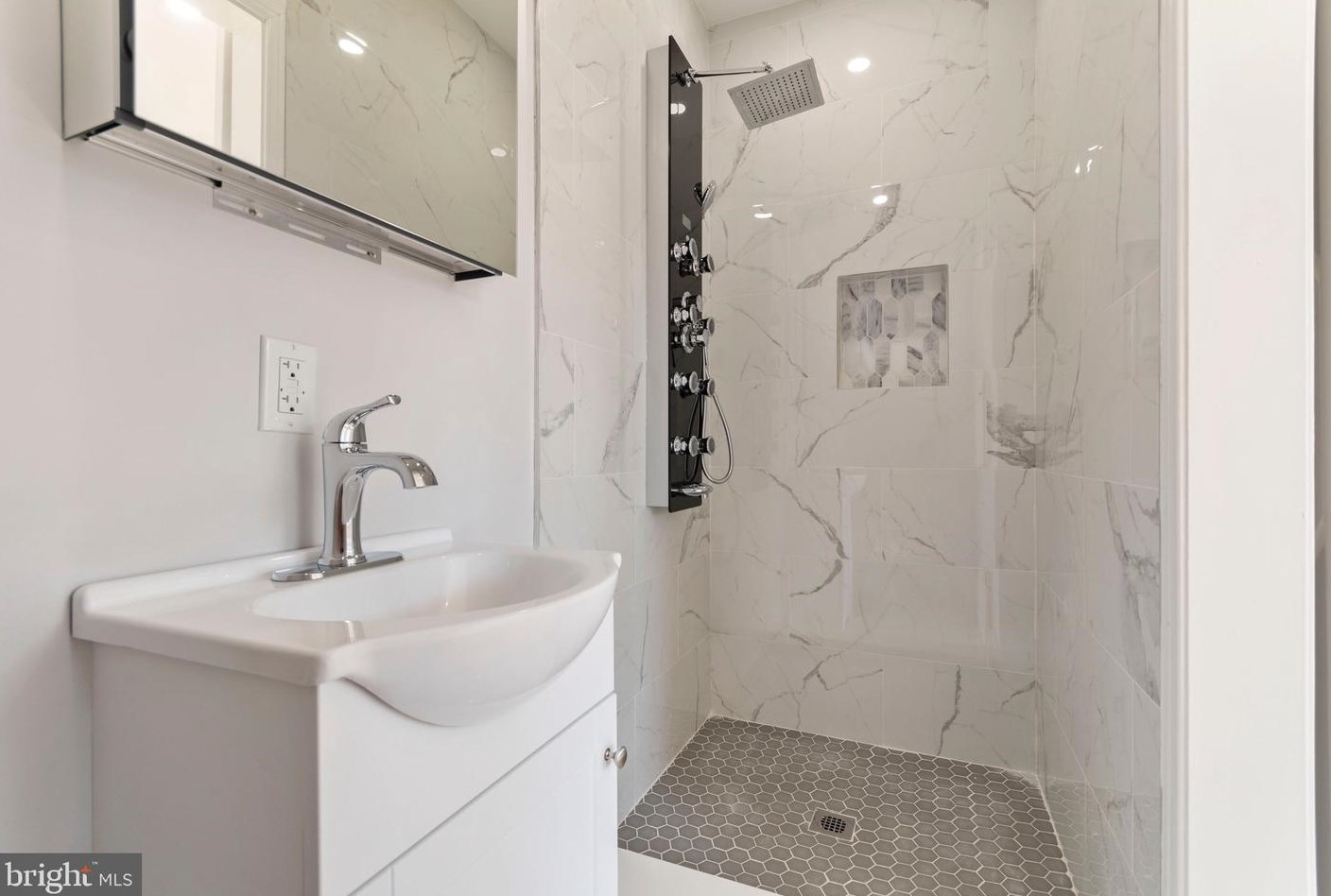4810 Warnock St, Philadelphia PA  19141-3941 exterior