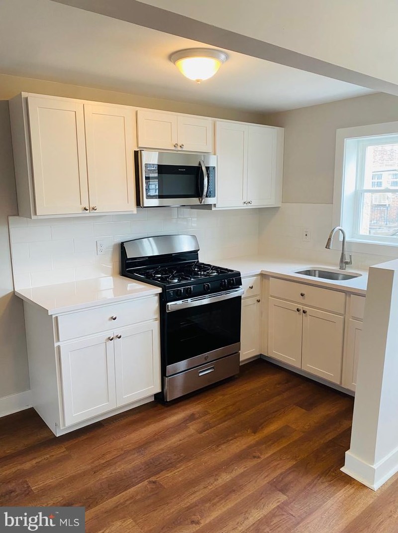 6840 Dicks Ave, Philadelphia PA  19142-2516 exterior