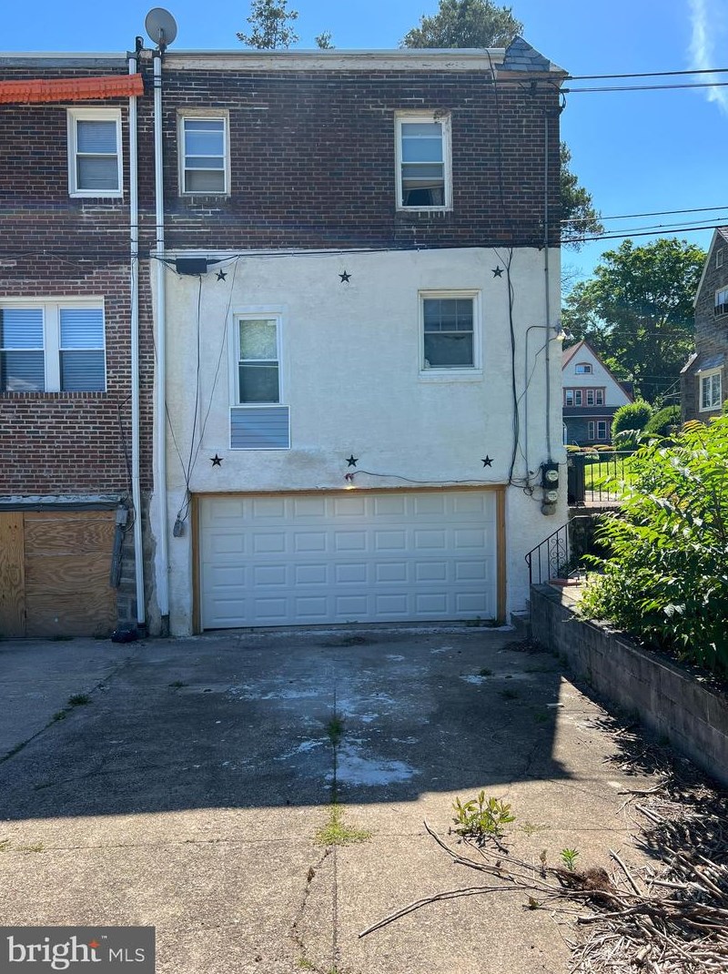 2415 Golf Rd, Philadelphia PA 19131-1416 exterior