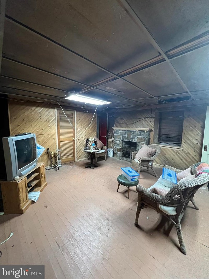 2415 Golf Rd, Philadelphia PA 19131-1416 exterior