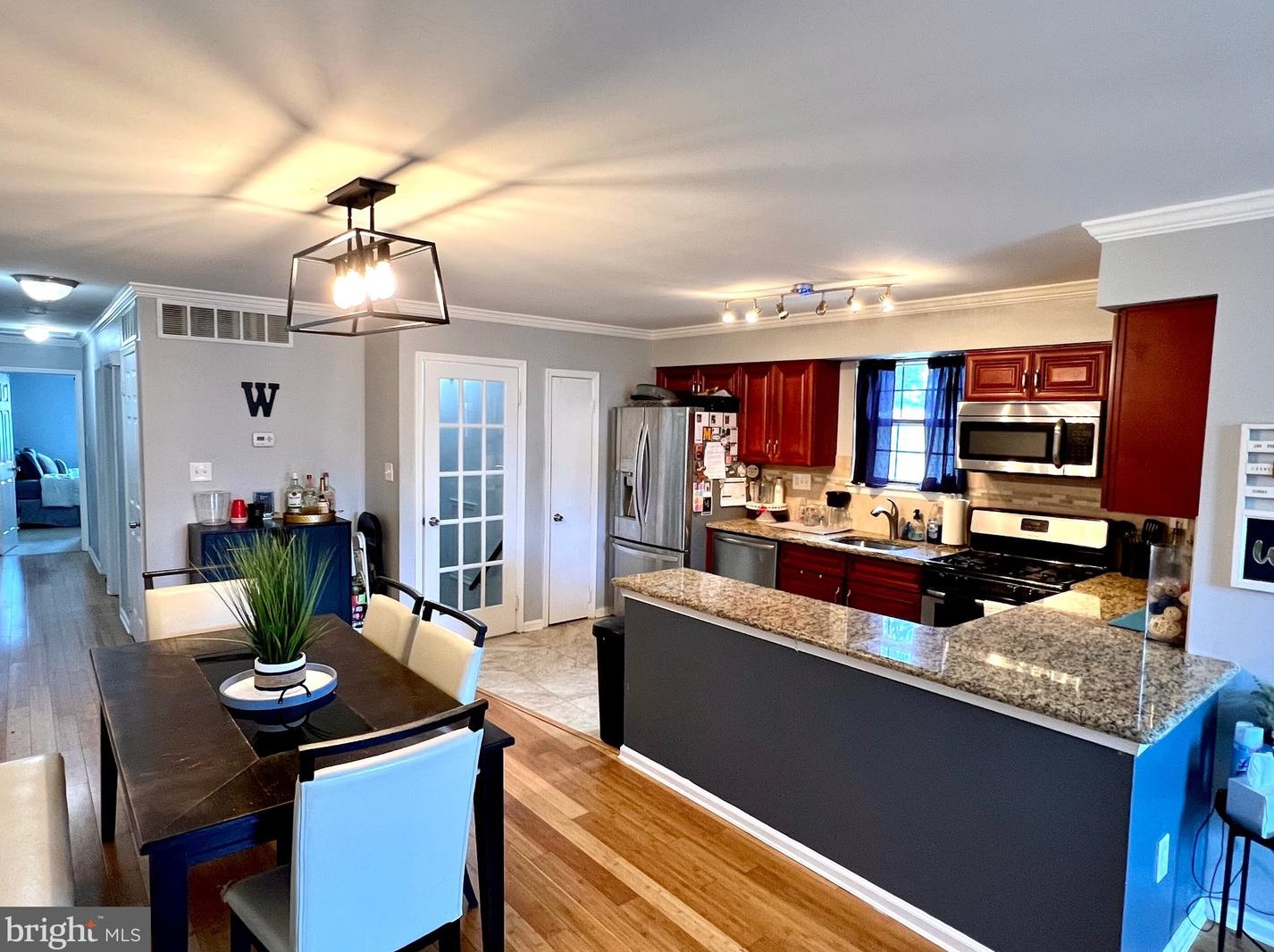 9603 Hoff St, Philadelphia PA 19115-4707 exterior