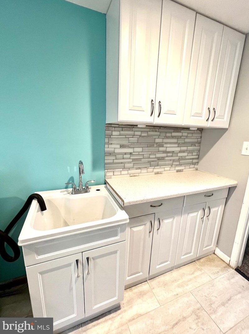 9603 Hoff St, Philadelphia PA 19115-4707 exterior