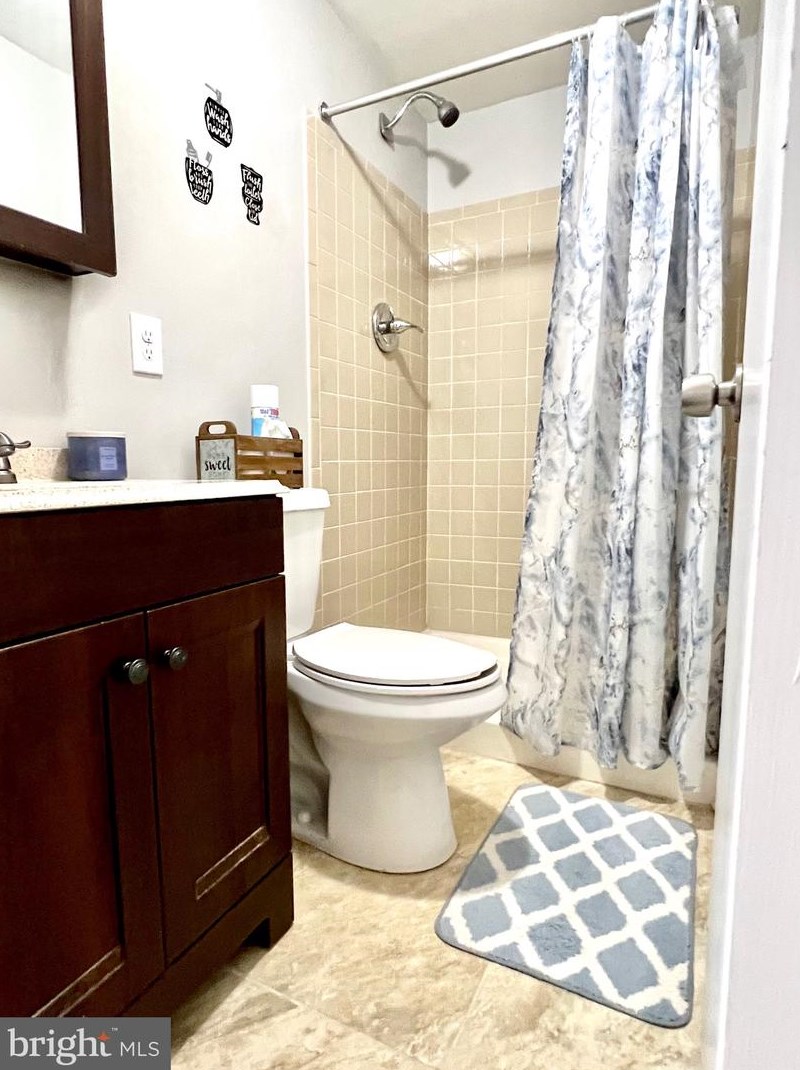 9603 Hoff St, Philadelphia PA 19115-4707 exterior