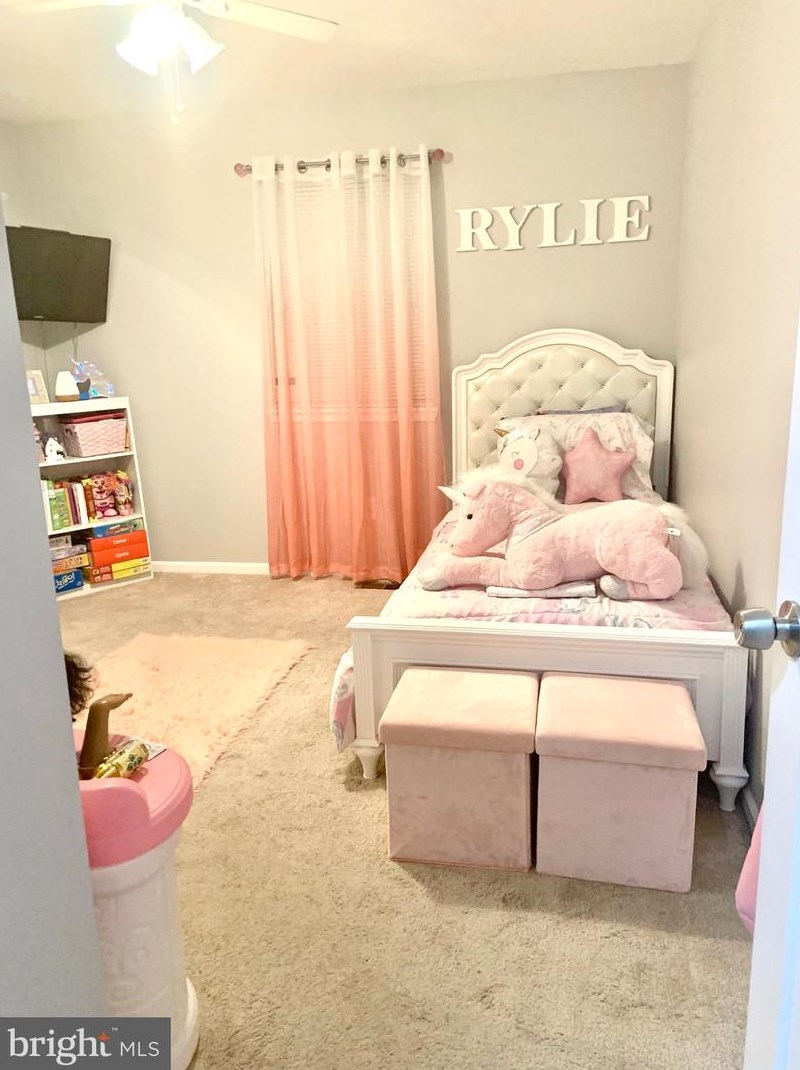 9603 Hoff St, Philadelphia PA 19115-4707 exterior