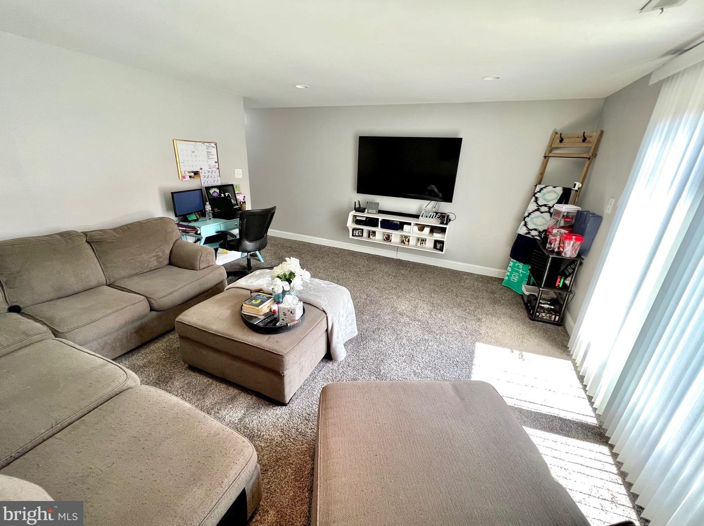 9603 Hoff St, Philadelphia PA 19115-4707 exterior