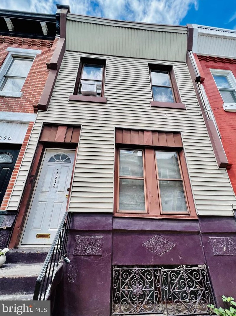 1248 Bonsall St, Philadelphia PA  19146-4137 exterior