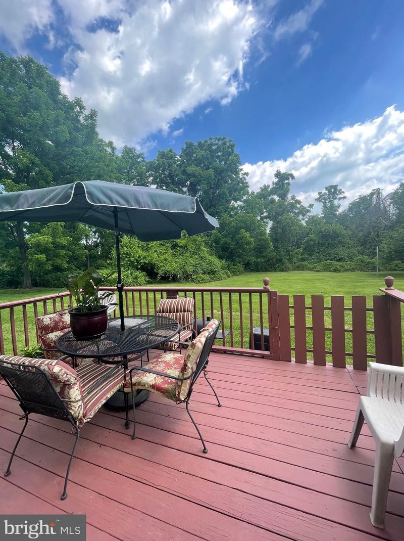 13082 Townsend Rd, Philadelphia PA 19154-1001 exterior