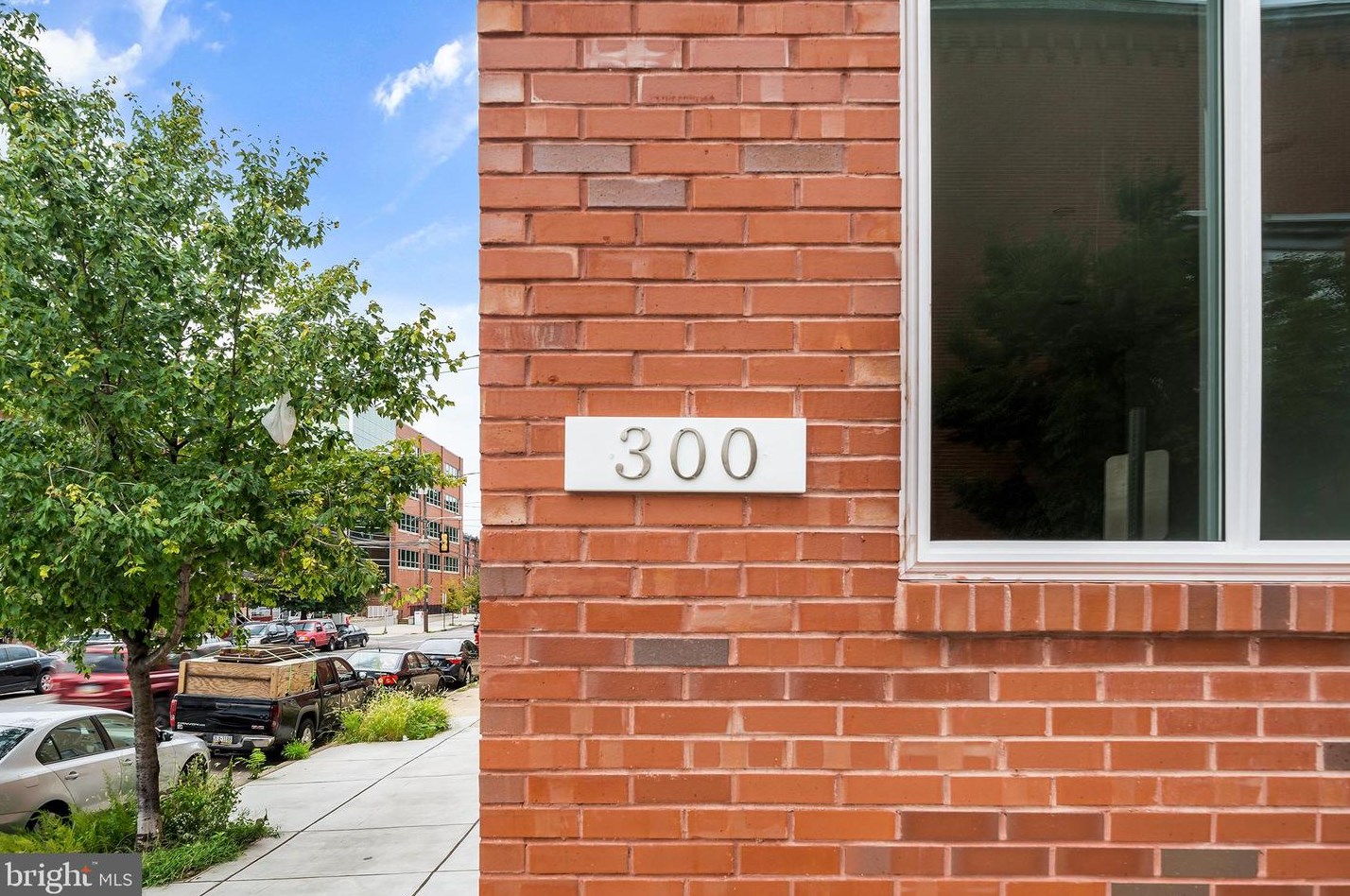 300 Budd St, Philadelphia PA  19104-2243 exterior