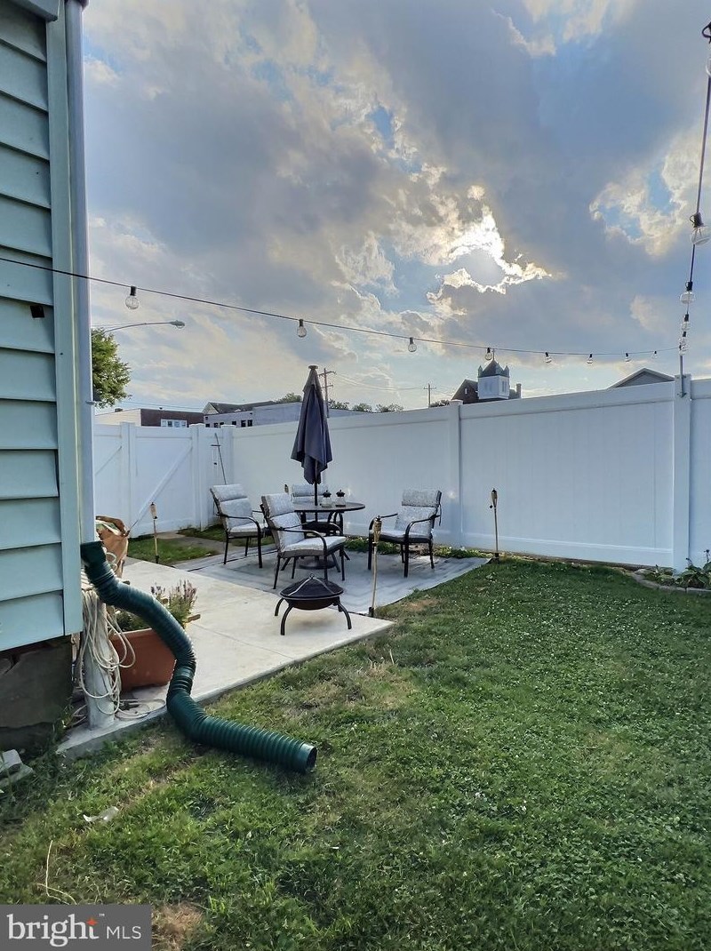 1817 Murray St, Philadelphia PA 19115-3815 exterior