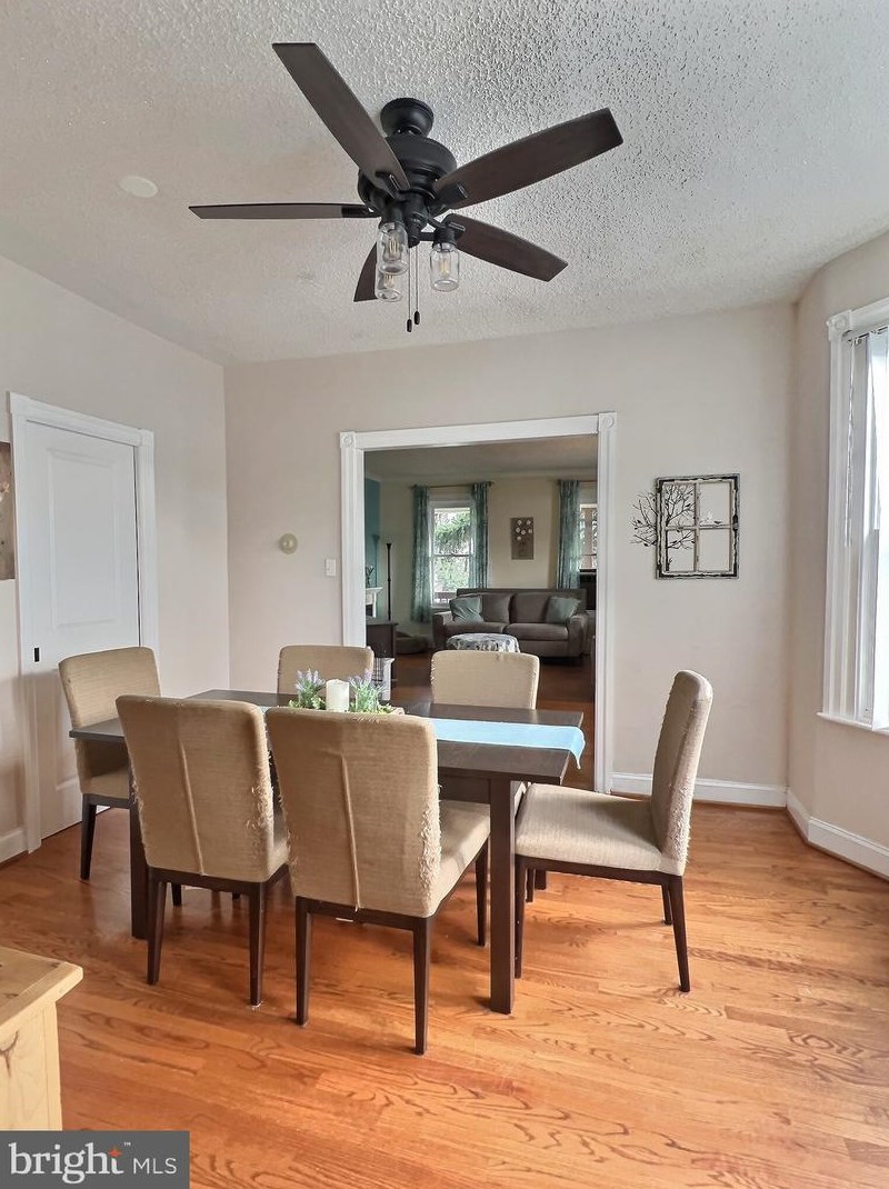 1817 Murray St, Philadelphia PA 19115-3815 exterior