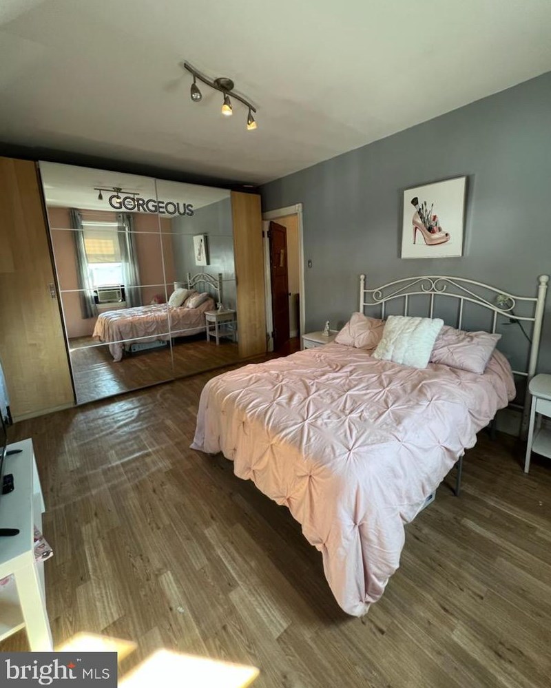 1817 Murray St, Philadelphia PA 19115-3815 exterior