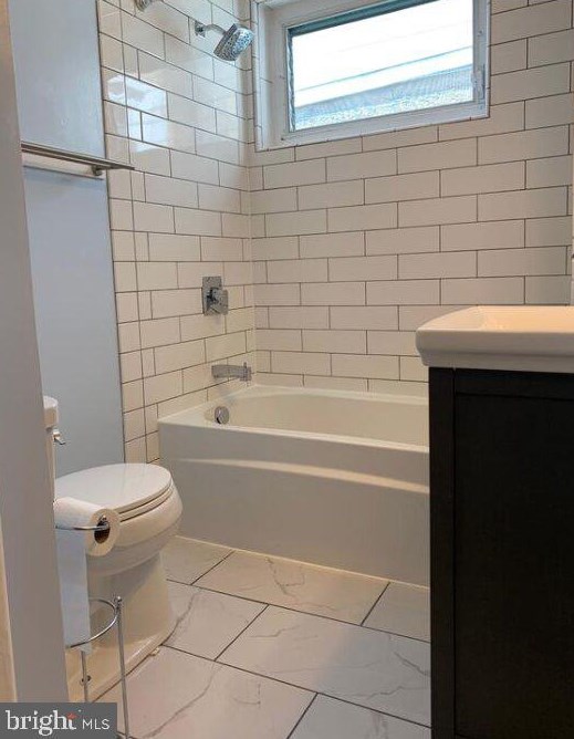272 Kalos St, Philadelphia PA  19128-3832 exterior
