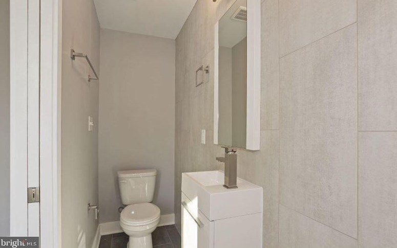 3817 Wallace St, Philadelphia PA 19104-1837 exterior