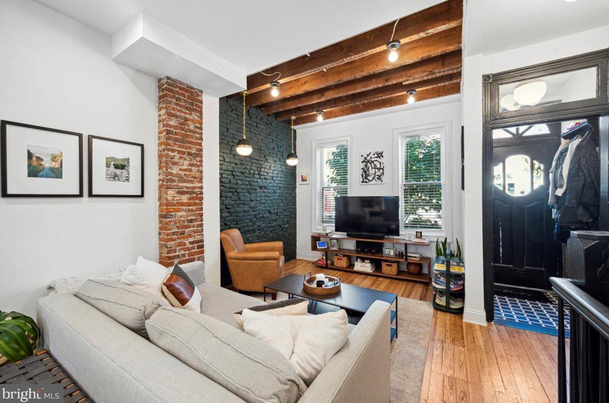 1645 Orkney St, Philadelphia PA  19148-1328 exterior