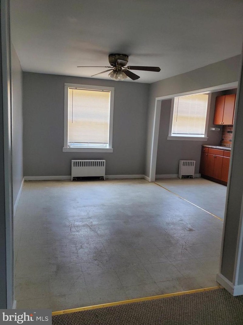 1306 Barnett St, Philadelphia PA 19111-5814 exterior