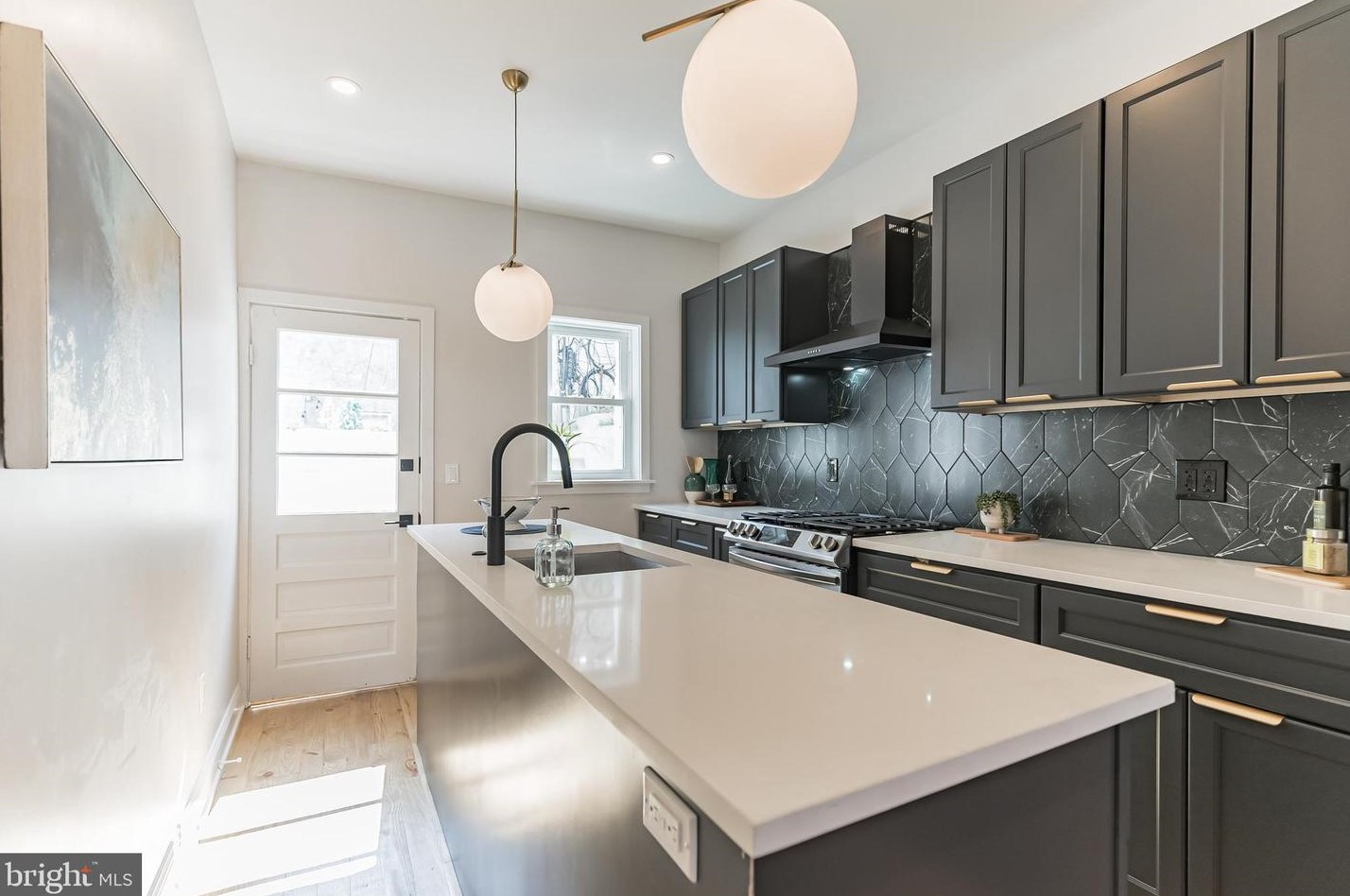 1435 Percy St, Philadelphia PA  19147-5614 exterior