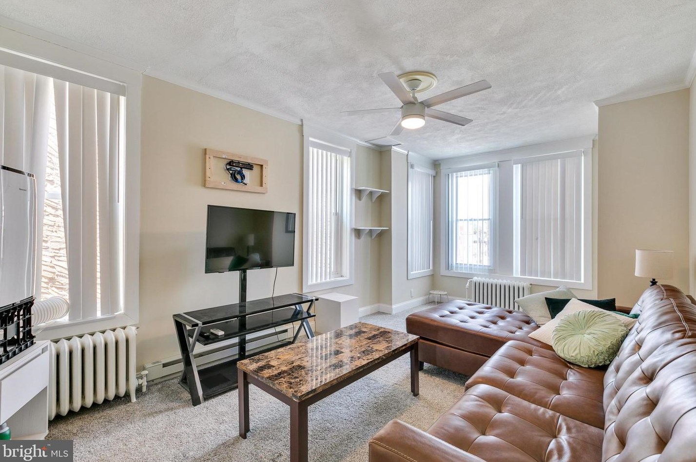 1443 Snyder Ave, Philadelphia PA 19148-2312 exterior