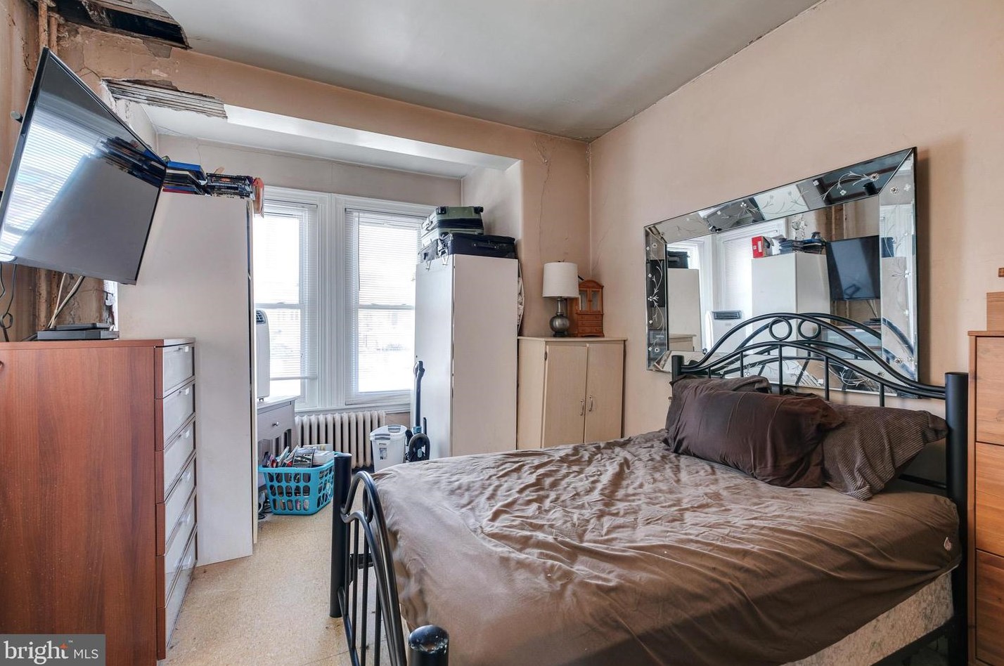 1443 Snyder Ave, Philadelphia PA 19148-2312 exterior