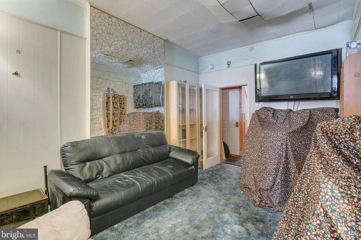 1443 Snyder Ave, Philadelphia PA 19148-2312 exterior