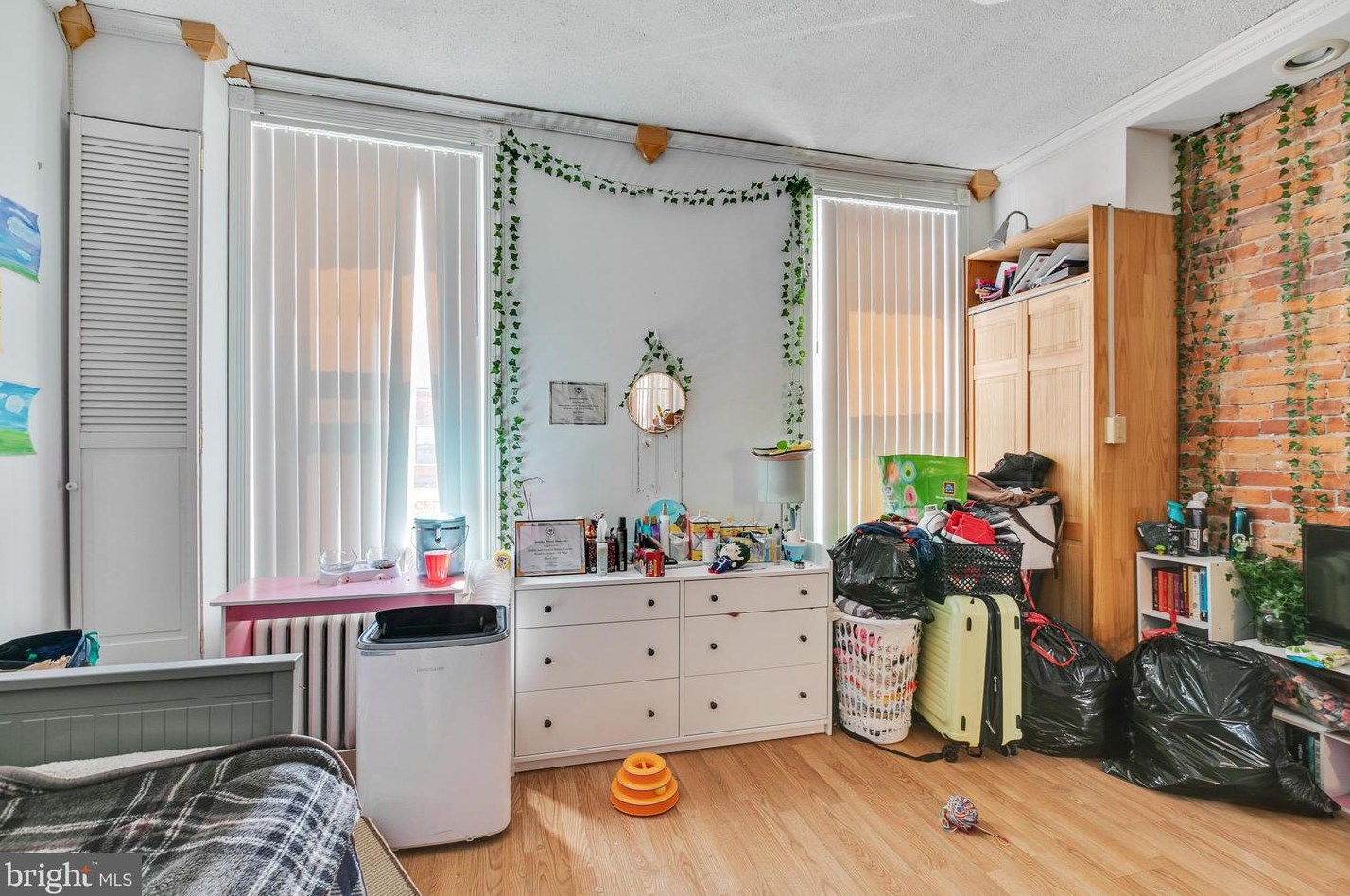 1443 Snyder Ave, Philadelphia PA 19148-2312 exterior