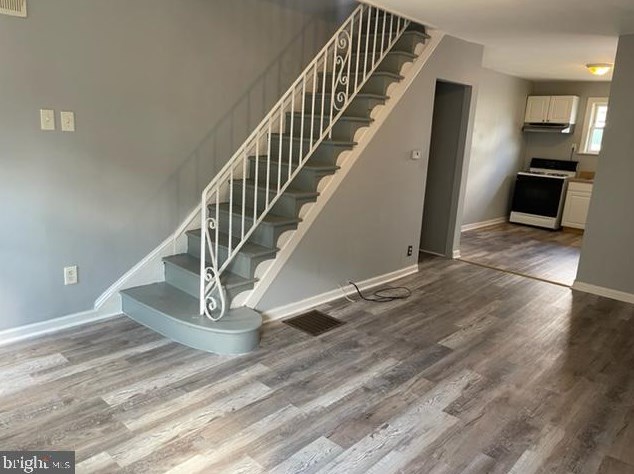 2443 Lee St, Philadelphia PA  19148-4105 exterior
