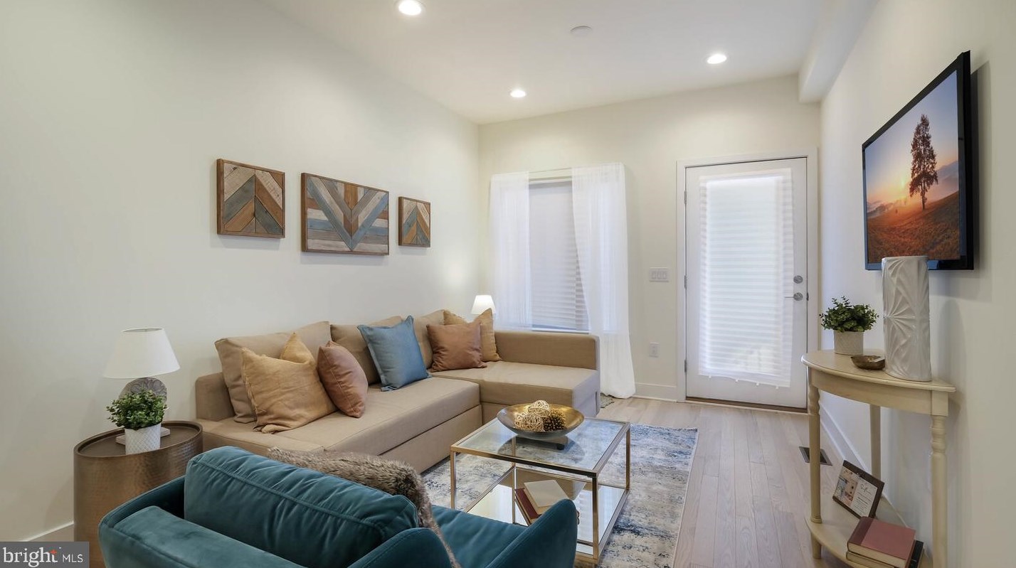 2103 Hagert St, Philadelphia PA  19125-1601 exterior