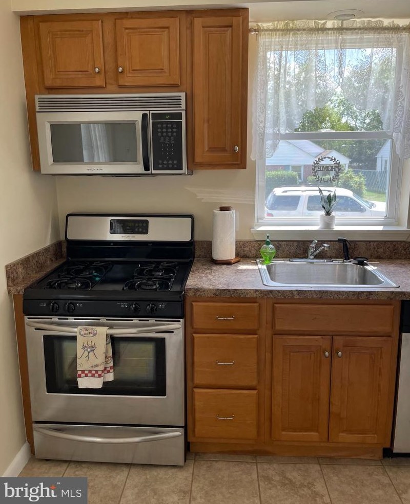 9224 Horatio Rd, Philadelphia PA 19114-3809 exterior