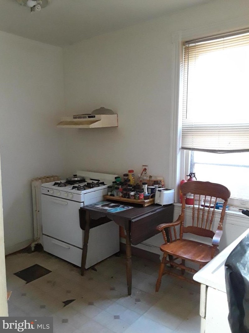 1819 Venango St, Philadelphia PA 19140-4019 exterior