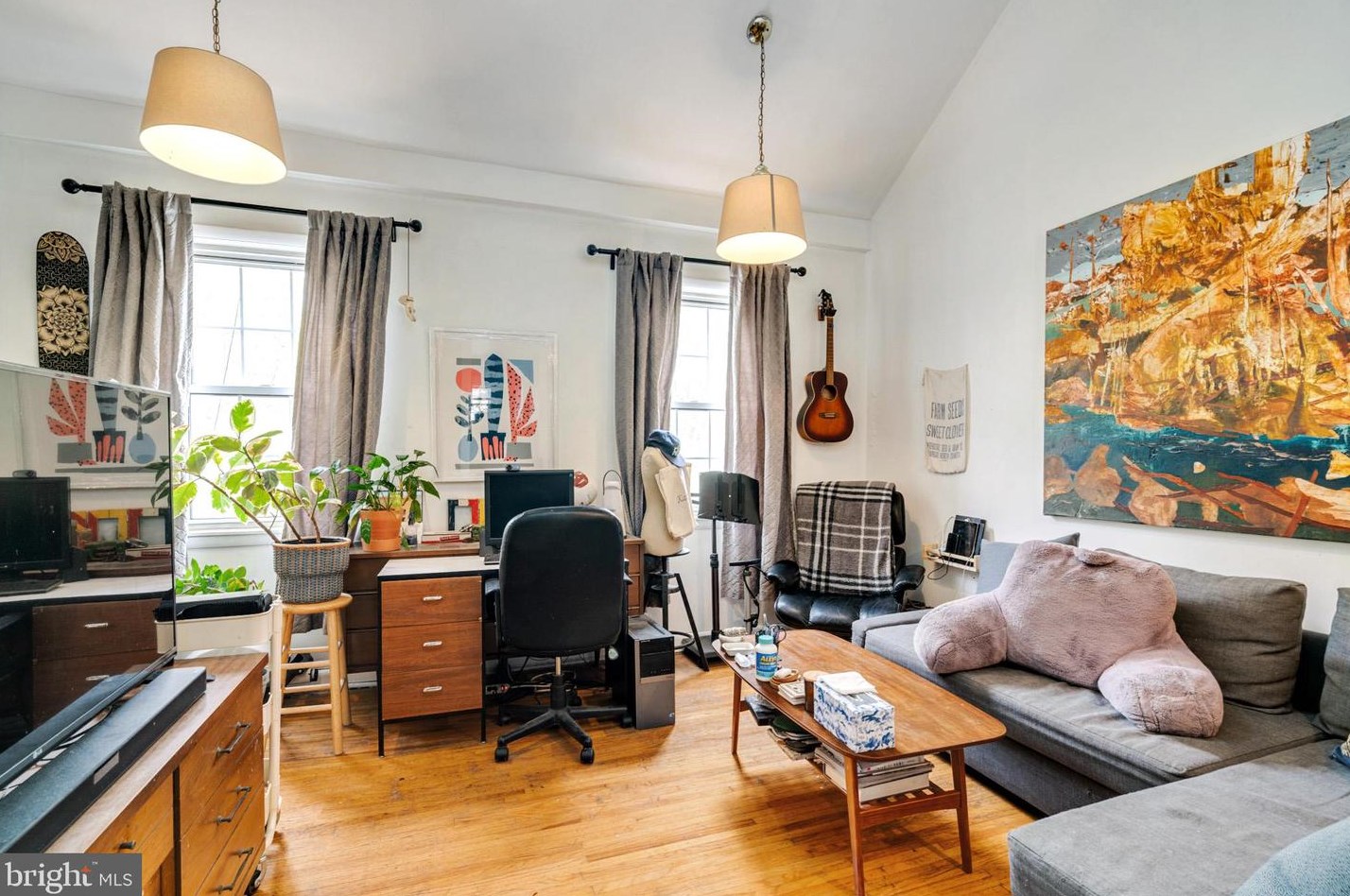 508 7th St, Philadelphia PA 19123-3912 exterior