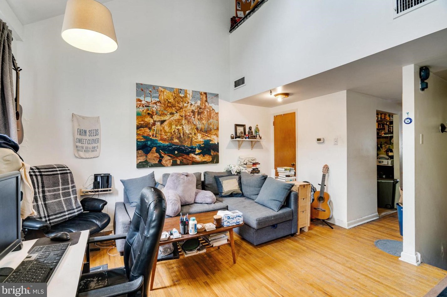 508 7th St, Philadelphia PA 19123-3912 exterior