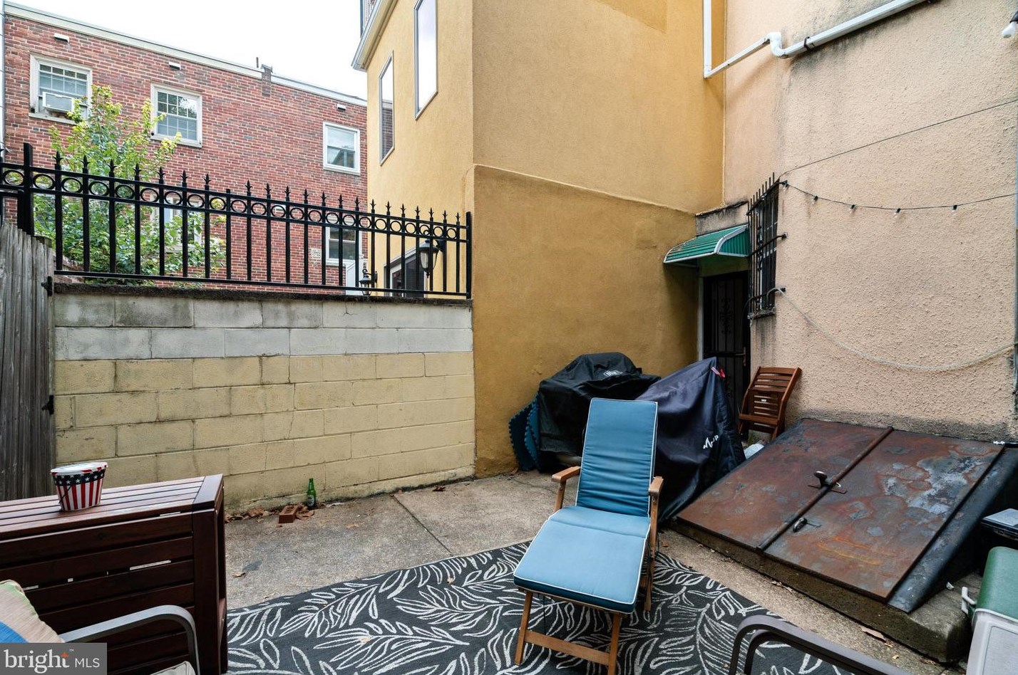 508 7th St, Philadelphia PA 19123-3912 exterior