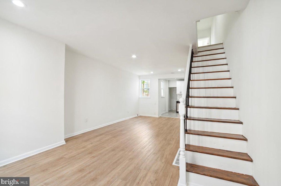 2043 Hemberger St, Philadelphia PA  19145-2713 exterior