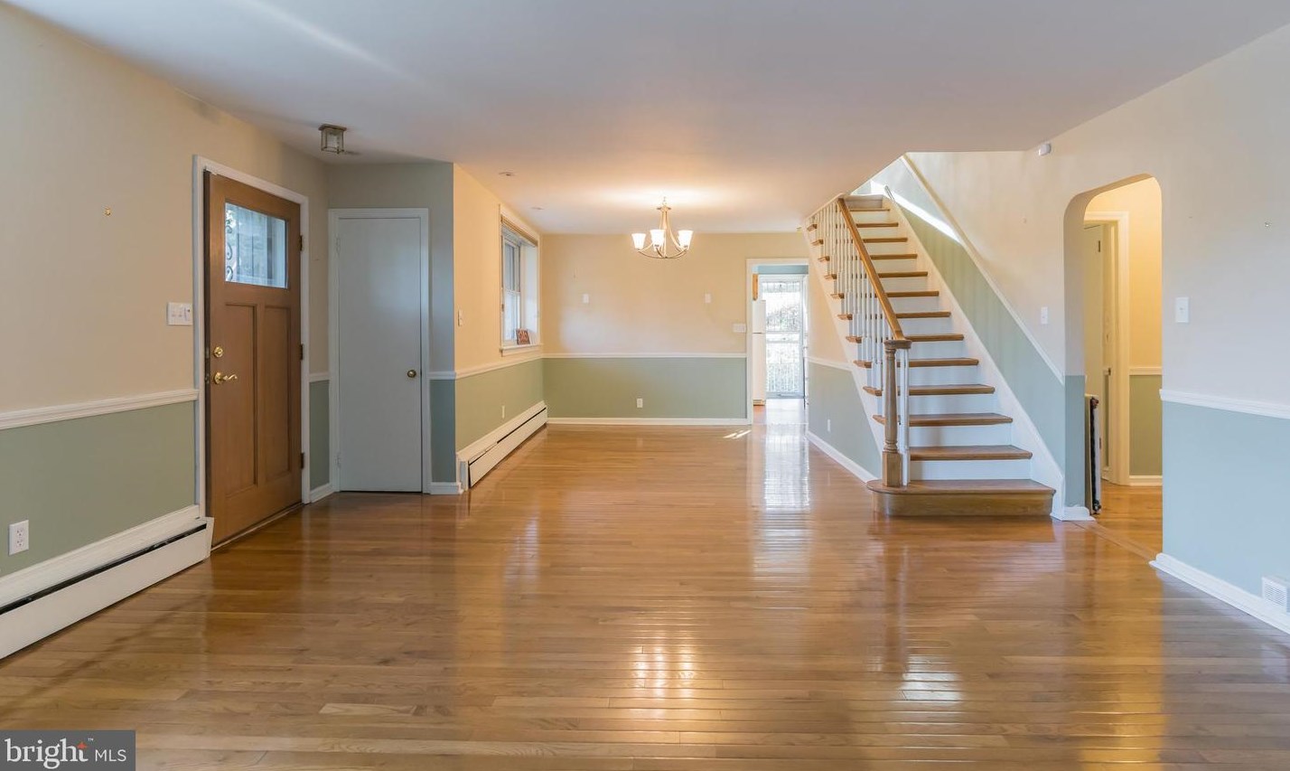 610 Seville St, Philadelphia PA 19128-3630 exterior