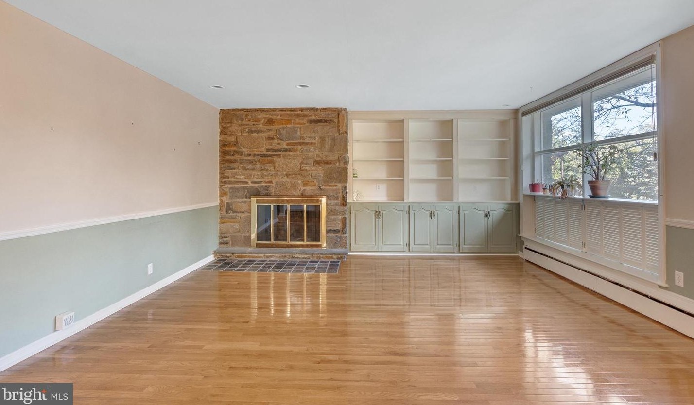 610 Seville St, Philadelphia PA 19128-3630 exterior