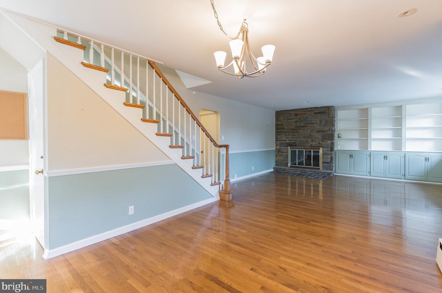 610 Seville St, Philadelphia PA 19128-3630 exterior