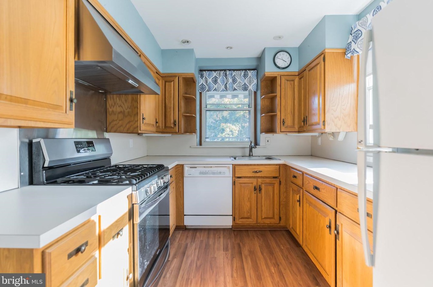 610 Seville St, Philadelphia PA 19128-3630 exterior