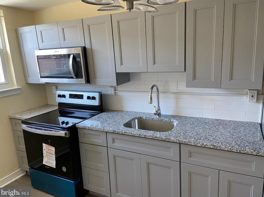 7816 Fayette St, Philadelphia PA  19150-2102 exterior