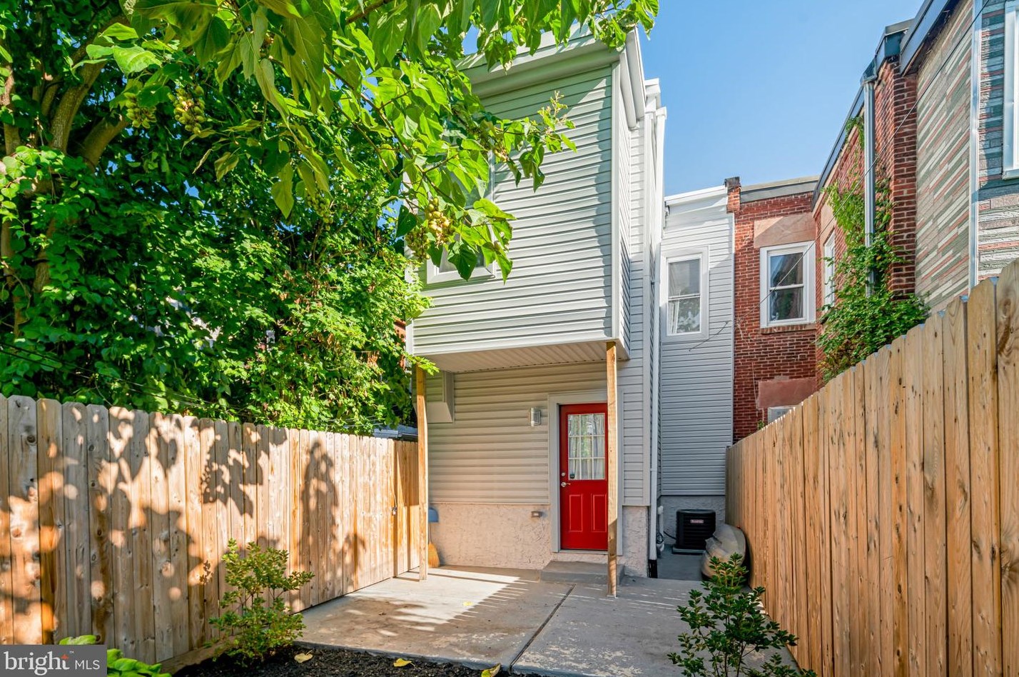 2944 Susquehanna Ave, Philadelphia PA  19121-1226 exterior