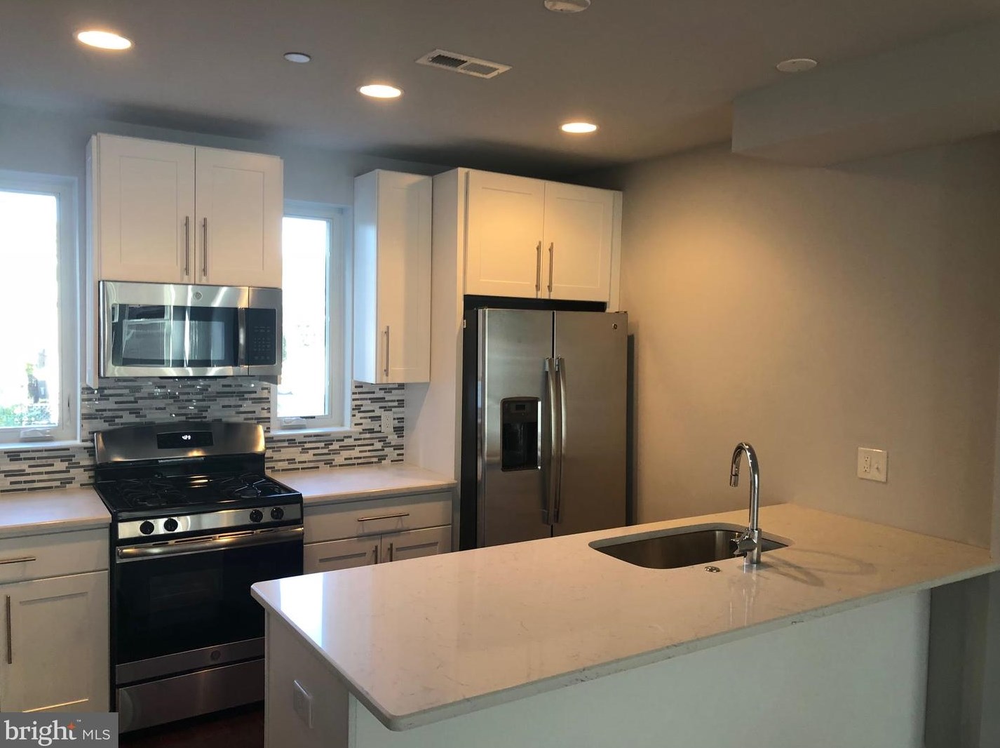 436 Kingsley St, Philadelphia PA  19128-3604 exterior