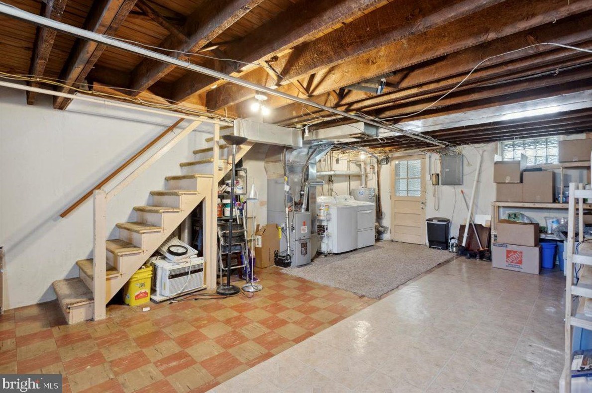 207 Overlook Rd, Philadelphia PA 19128-2408 exterior