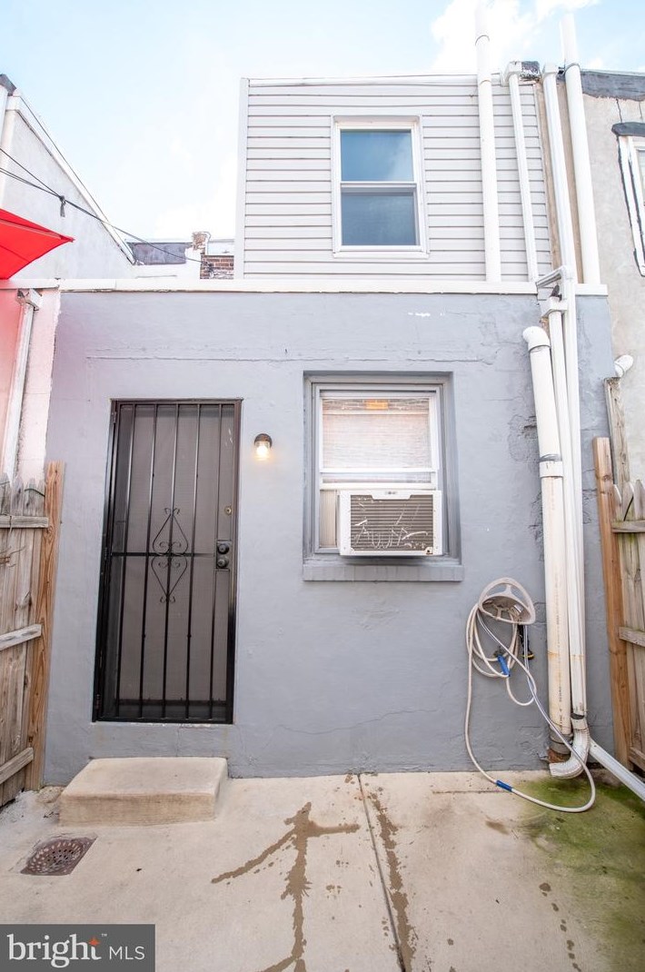2036 Blair St, Philadelphia PA 19125-1934 exterior