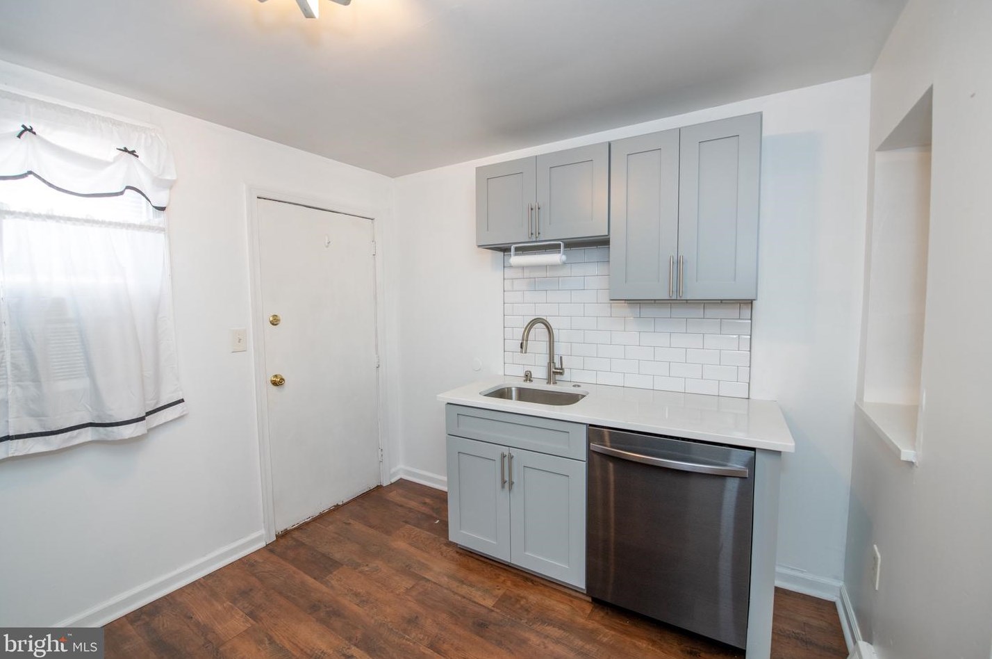 2036 Blair St, Philadelphia PA 19125-1934 exterior