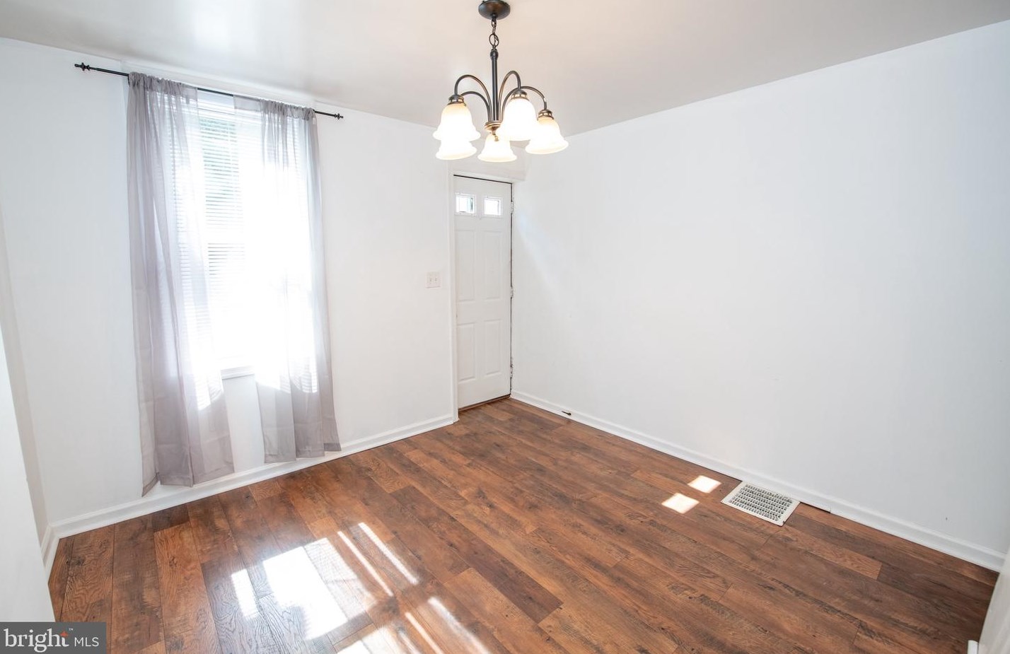 2036 Blair St, Philadelphia PA 19125-1934 exterior