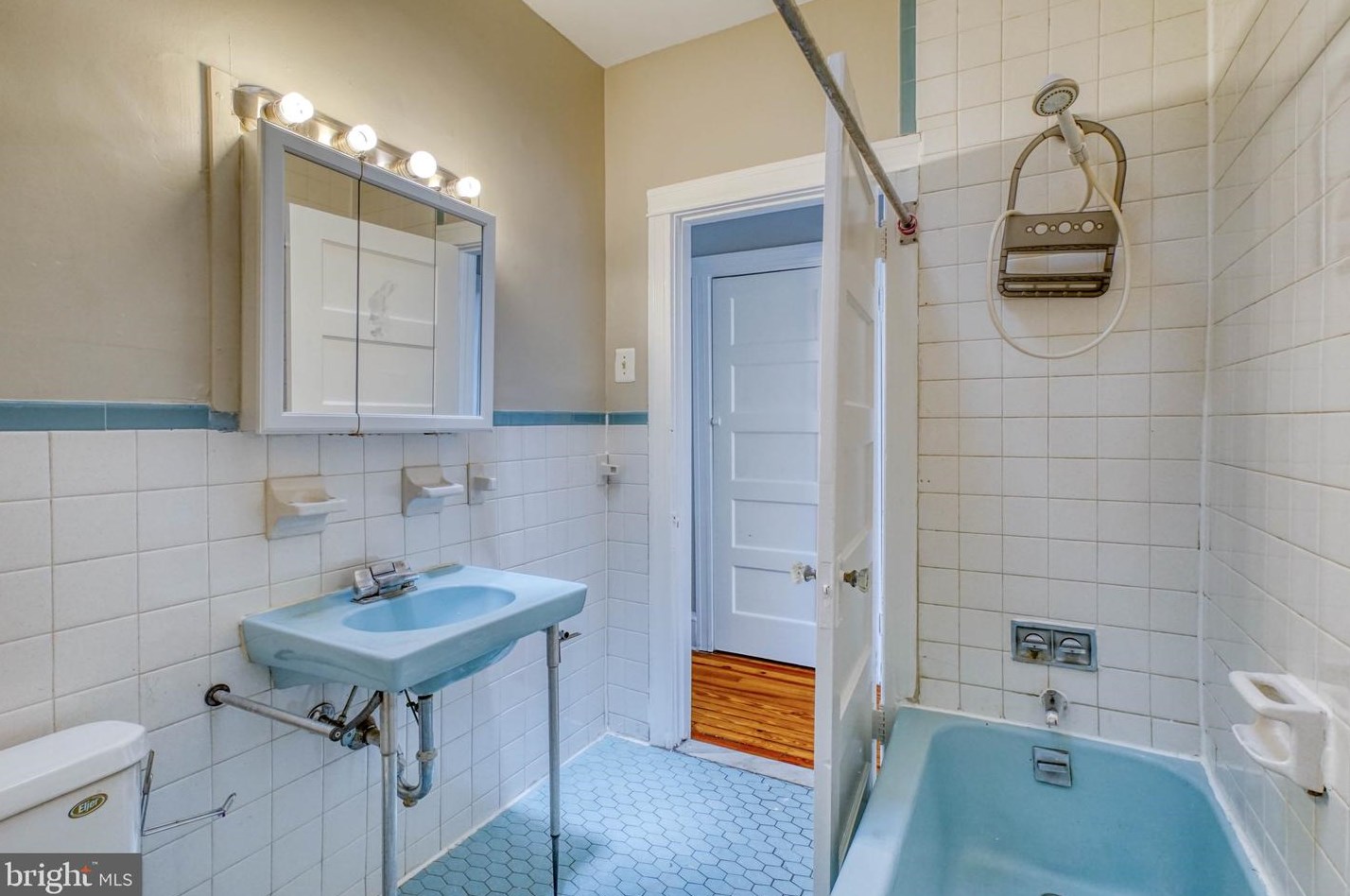 1646 Etting St, Philadelphia PA  19145-1221 exterior
