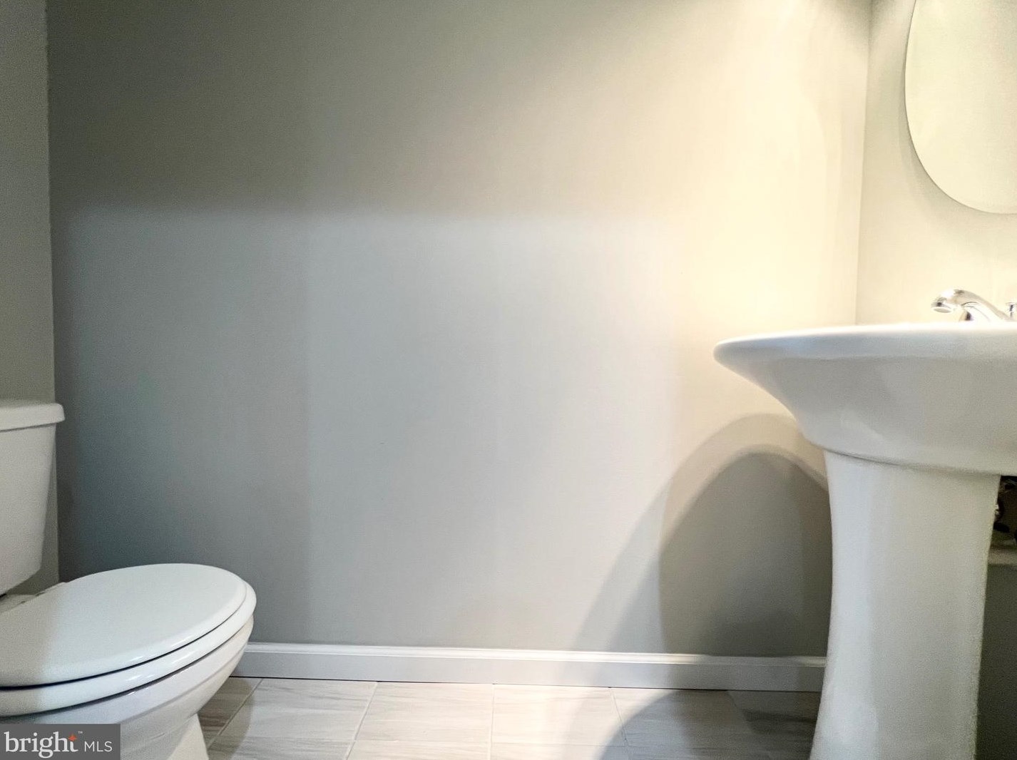 7505 Walnut Ln, Philadelphia PA 19144-1035 exterior