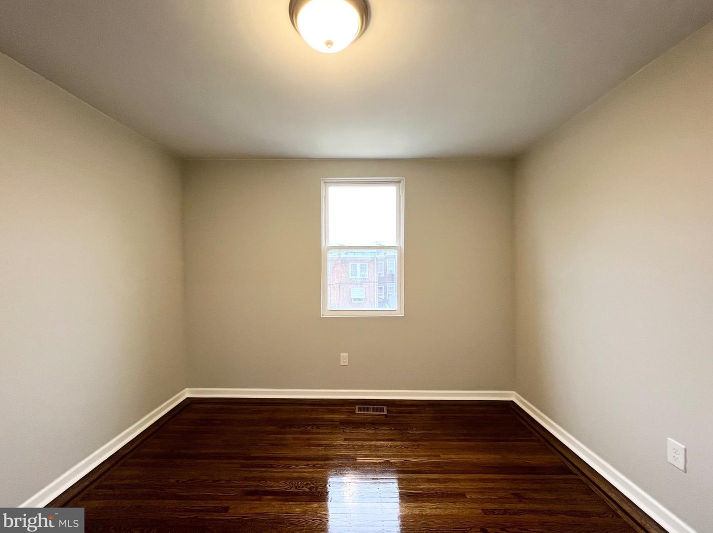 7505 Walnut Ln, Philadelphia PA 19144-1035 exterior