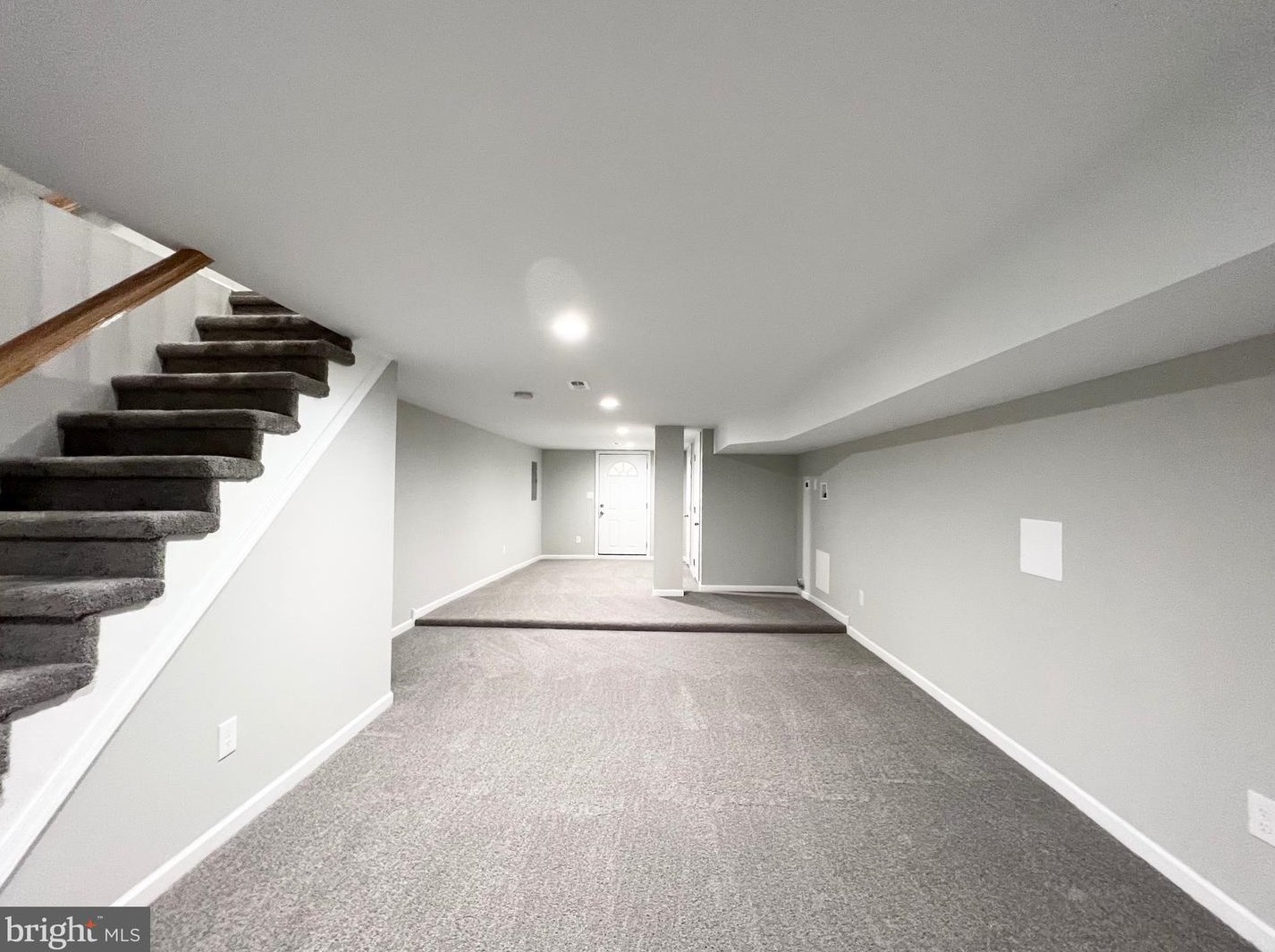 7505 Walnut Ln, Philadelphia PA 19144-1035 exterior